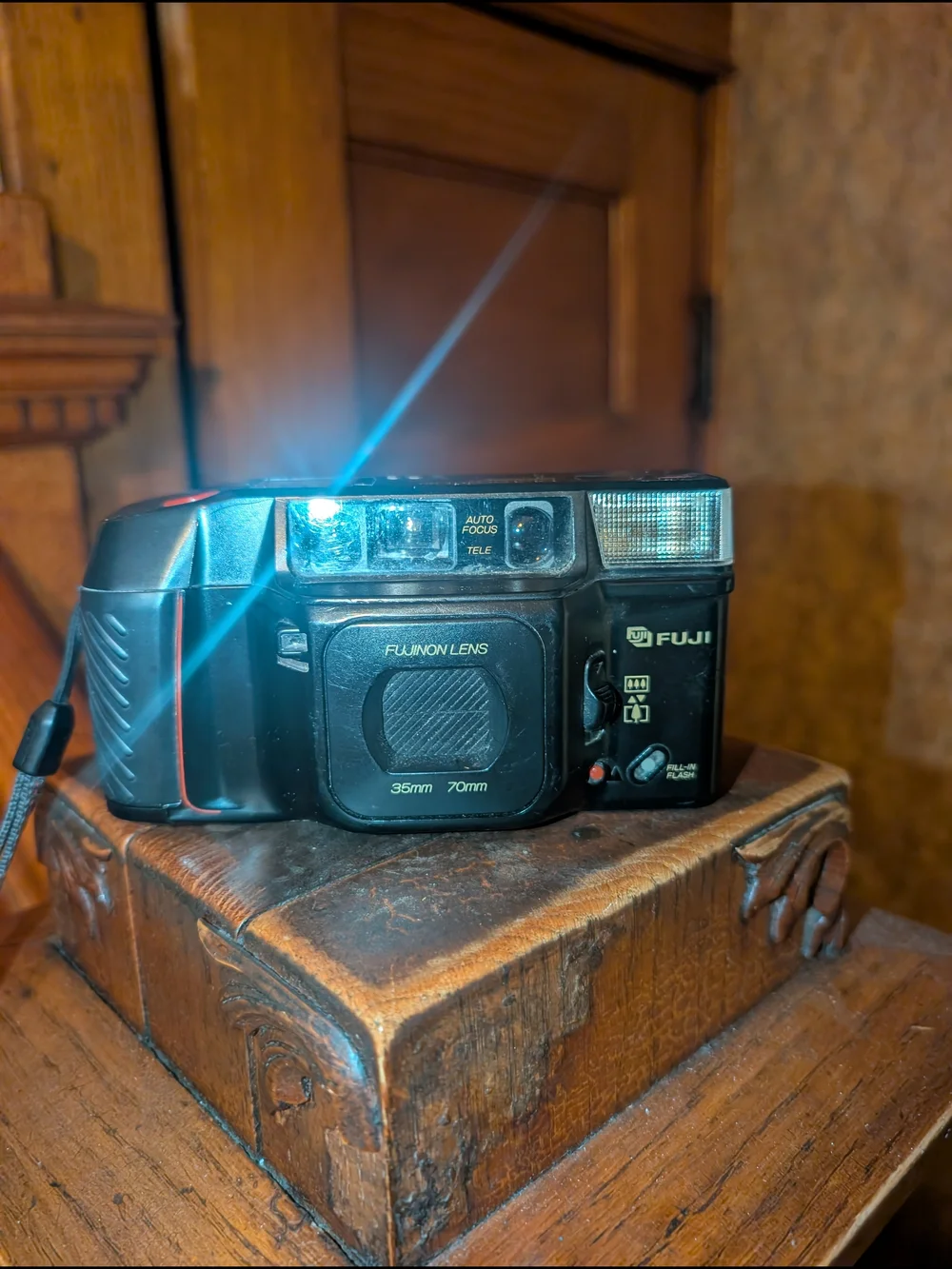 Vintage Fuji DL-400 TELE QD 35mm Black Red Autofocus Point & Shoot Film Camera